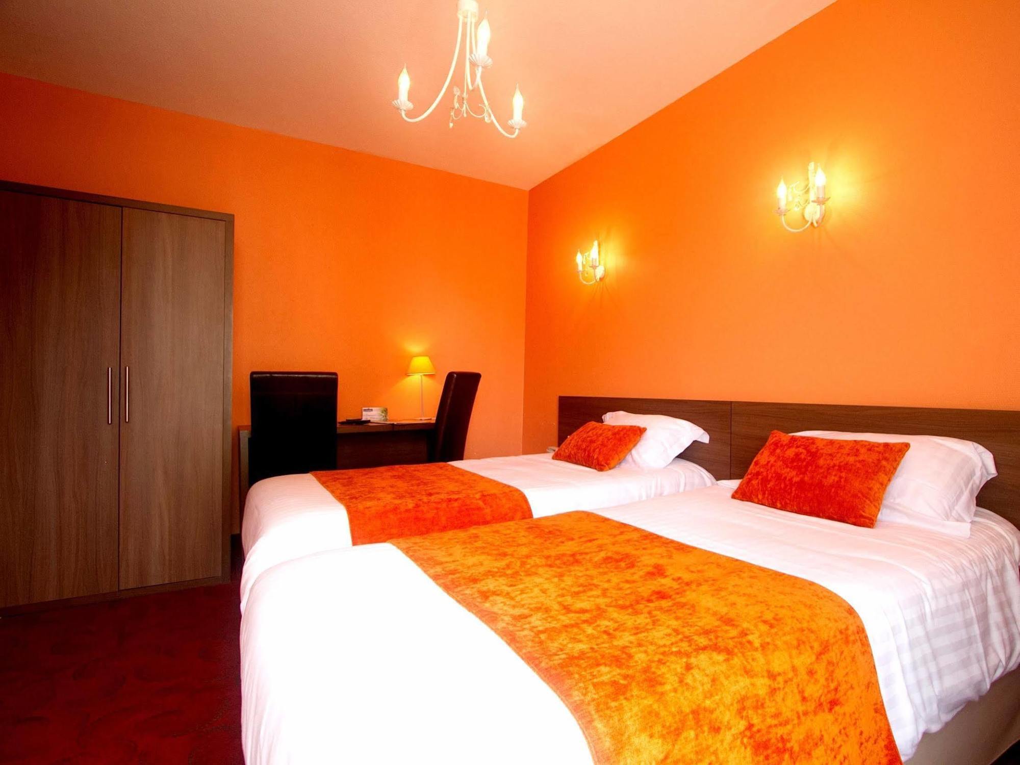 Les Hirondelles Hotel เลส์ซาบล์-โดล็อนน์ ภายนอก รูปภาพ