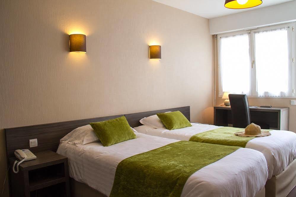 Les Hirondelles Hotel เลส์ซาบล์-โดล็อนน์ ภายนอก รูปภาพ